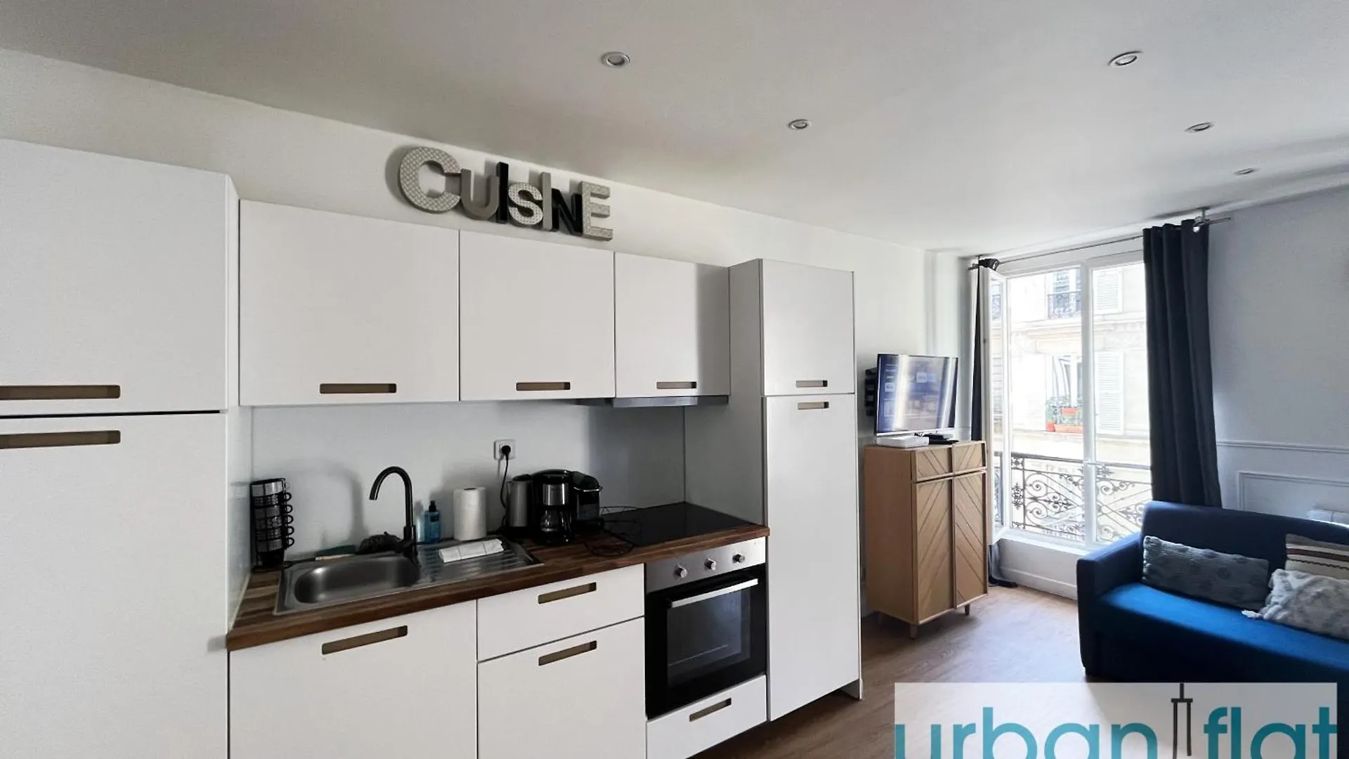 Urban Flat 17 - Pretty 3 Bedroom Flat In