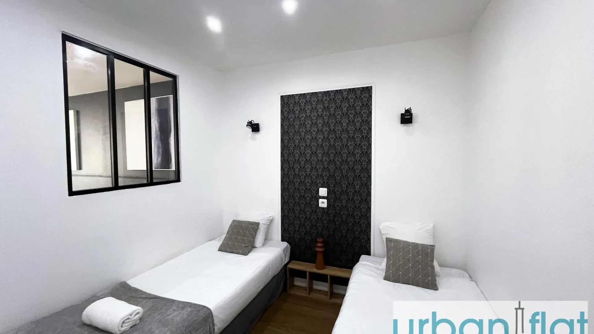 Apartment Urban Flat 17 - Pretty 3 Bedroom Flat In *